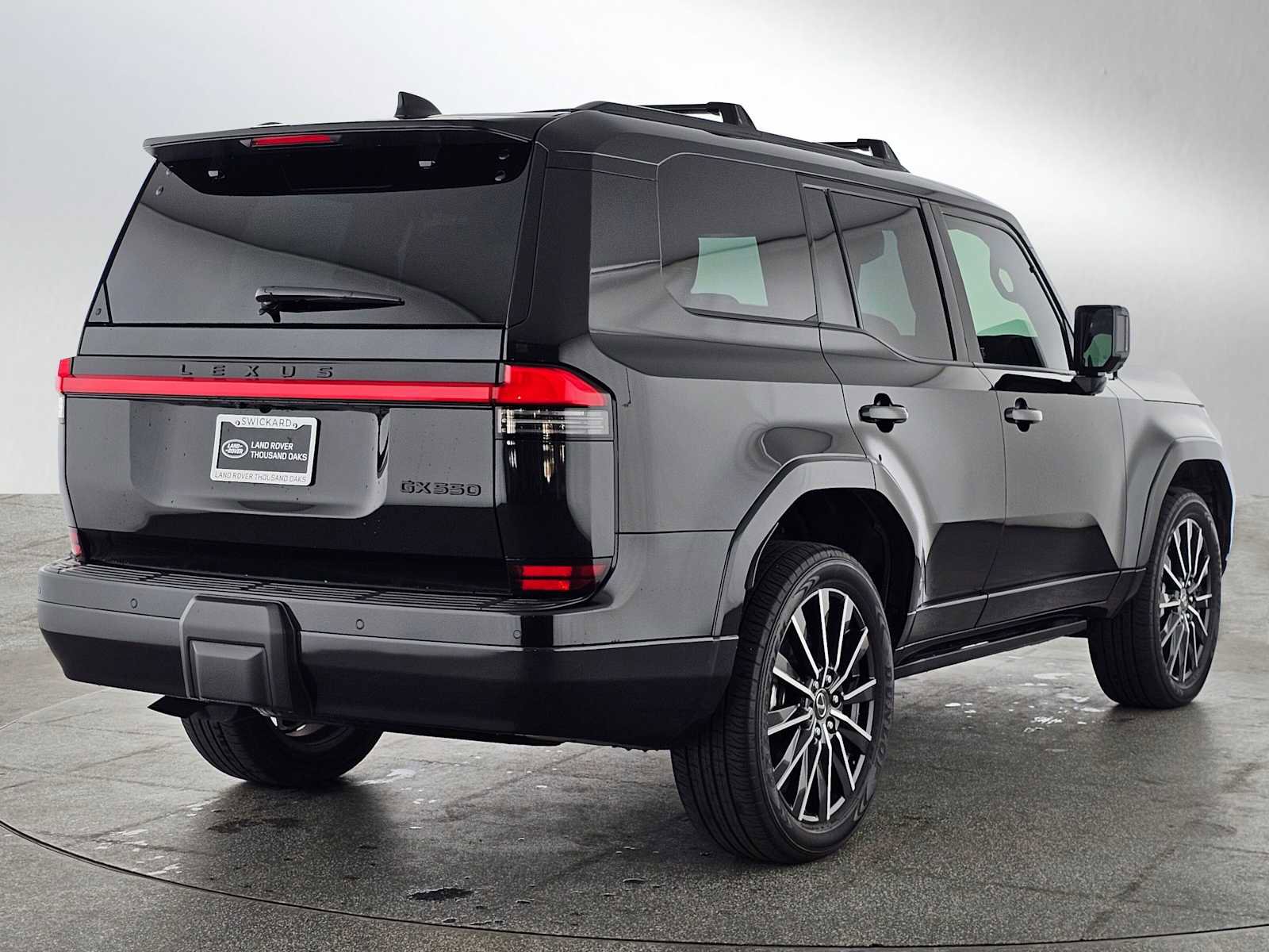 Used 2024 Lexus GX 550 w/ Accessory Package (2T) image 5