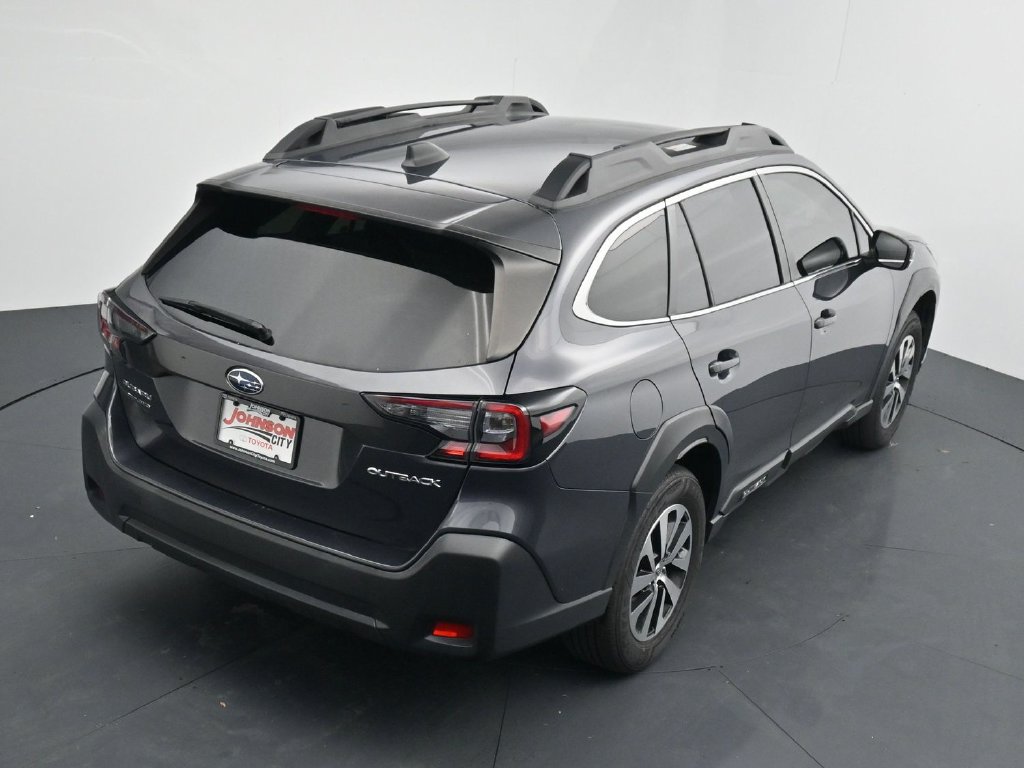 Used 2023 Subaru Outback Premium AWD/4WD image 29