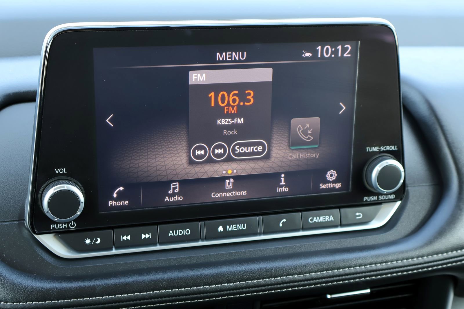 Used 2025 Nissan Rogue SV FWD image 24