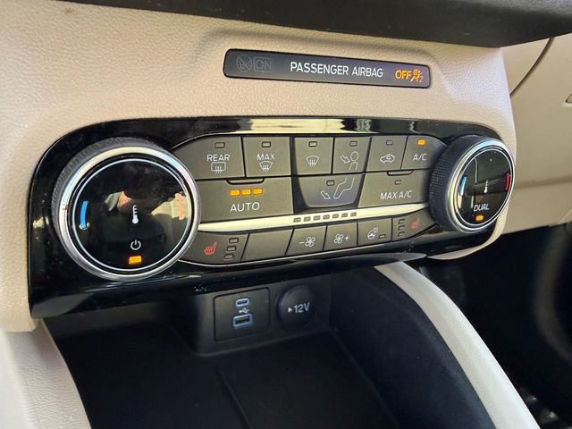 Used 2022 Ford Escape Titanium image 22