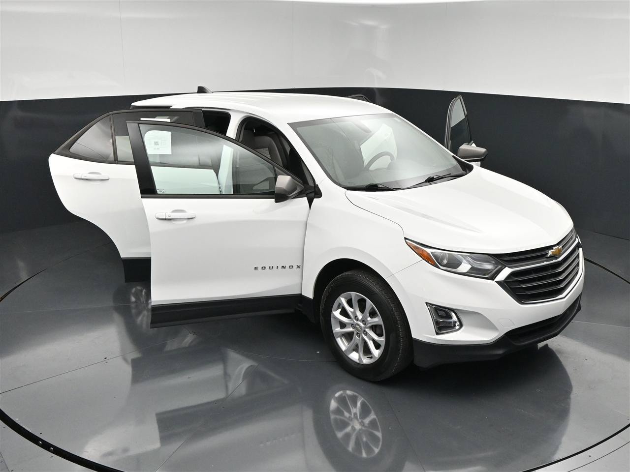 Used 2019 Chevrolet Equinox LS w/ LS Convenience Package AWD/4WD image 35