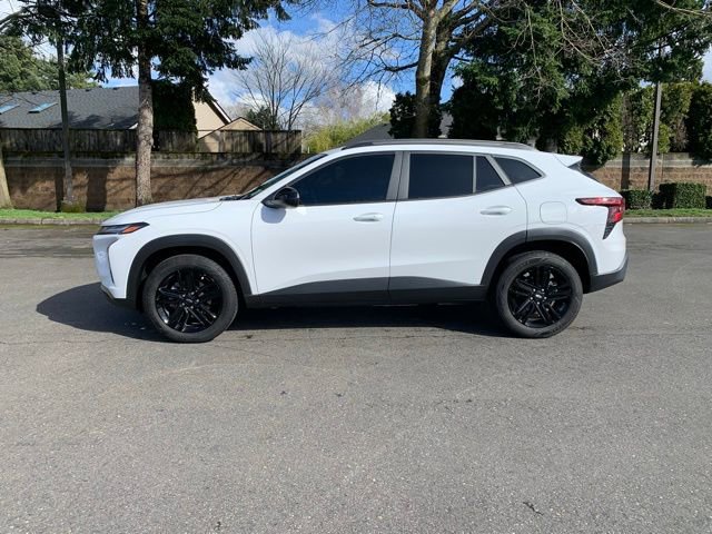 Used 2025 Chevrolet Trax ACTIV w/ Driver Confidence Package image 2
