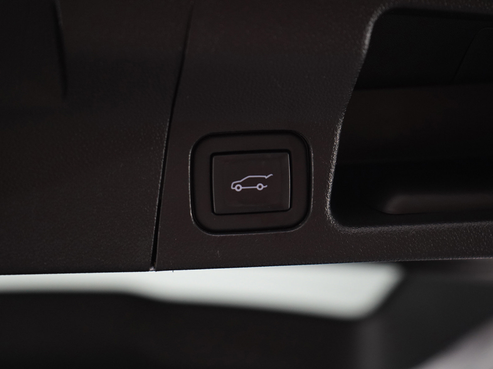 Used 2023 GMC Acadia SLT image 18