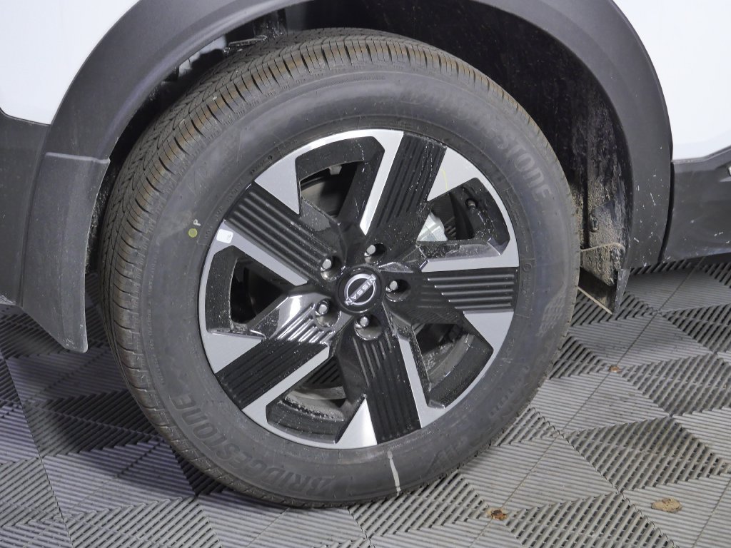 New 2027 Nissan Kicks SV AWD/4WD image 10
