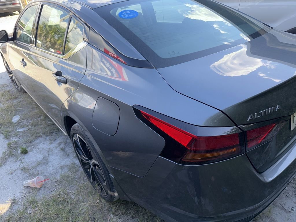 Used 2025 Nissan Altima 2.5 SR AWD/4WD image 3
