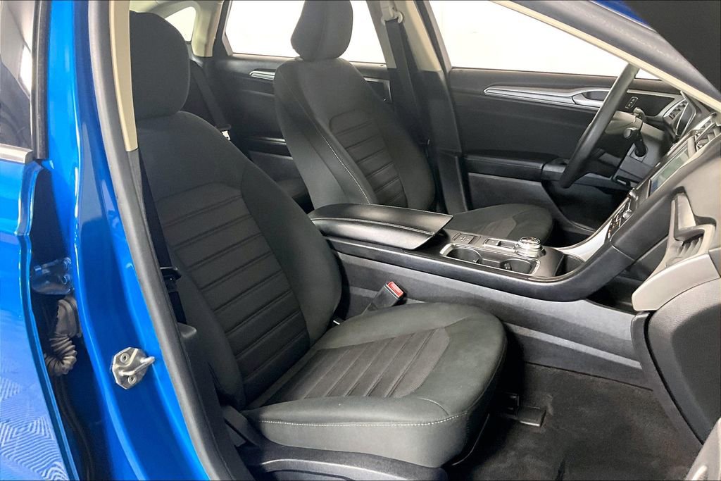 Used 2020 Ford Fusion SE image 7