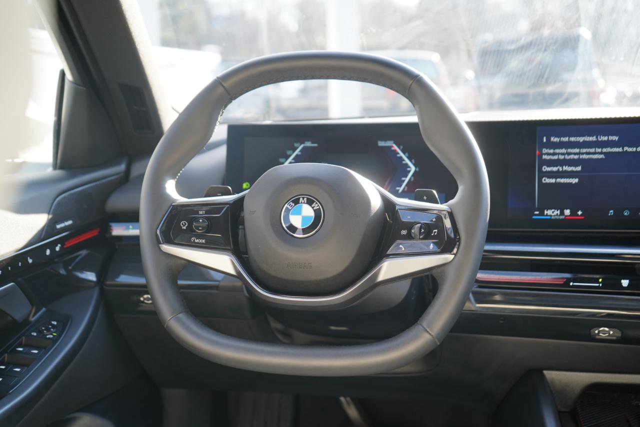 Used 2024 BMW 530i xDrive 530i xDrive Sedan w/ Convenience Package image 90