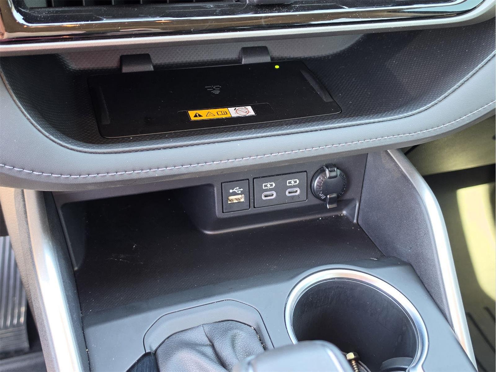 Used 2023 Toyota Highlander XLE FWD image 22