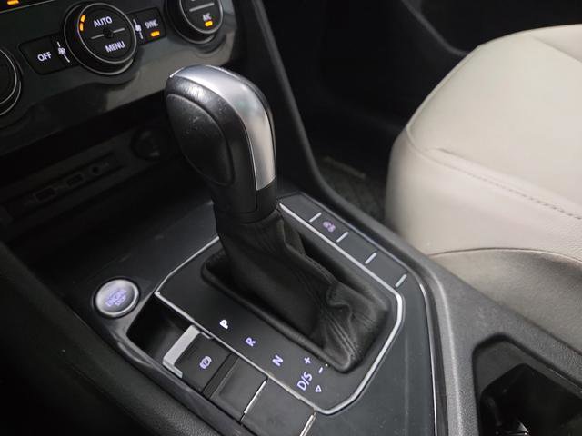 Used 2020 Volkswagen Tiguan SE w/ Panoramic Sunroof Package image 21
