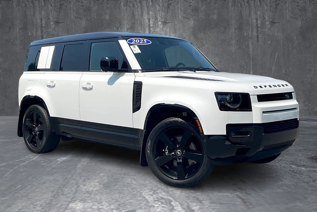 Used 2025 Land Rover Defender 110 V8 AWD/4WD image 3