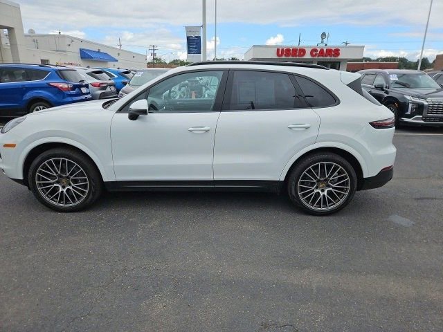 Used 2022 Porsche Cayenne Platinum Edition image 5