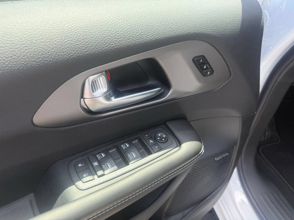 New 2027 Chrysler Pacifica Limited w/ Family Tech Group FWD image 12