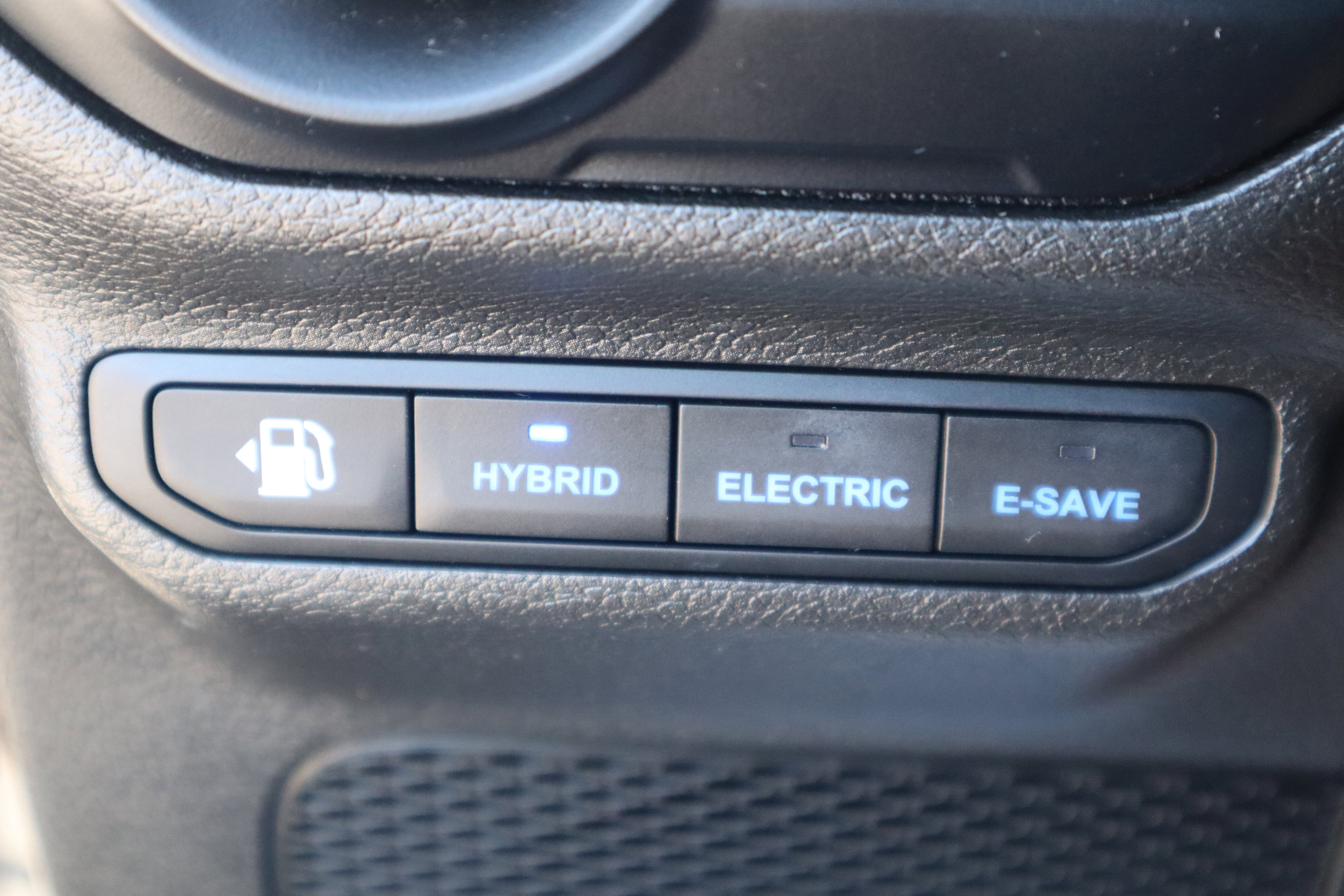 Used 2022 Jeep Wrangler Unlimited Sahara w/ Cold Weather Group image 25