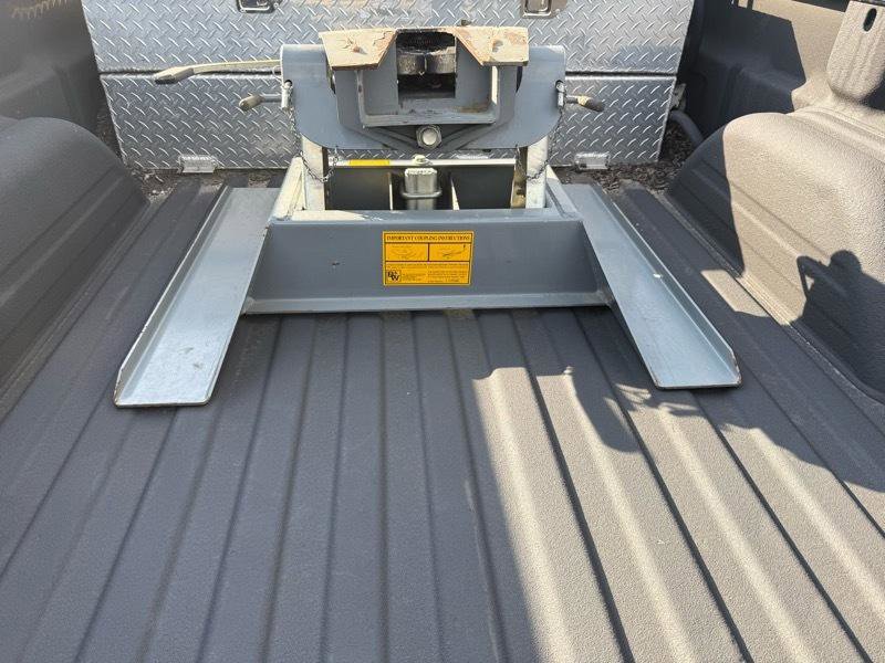 Used 2005 GMC Sierra 3500 SLT w/ Heavy-Duty Power Package image 21