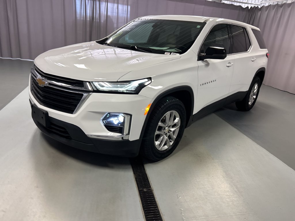 Used 2023 Chevrolet Traverse LS FWD image 3