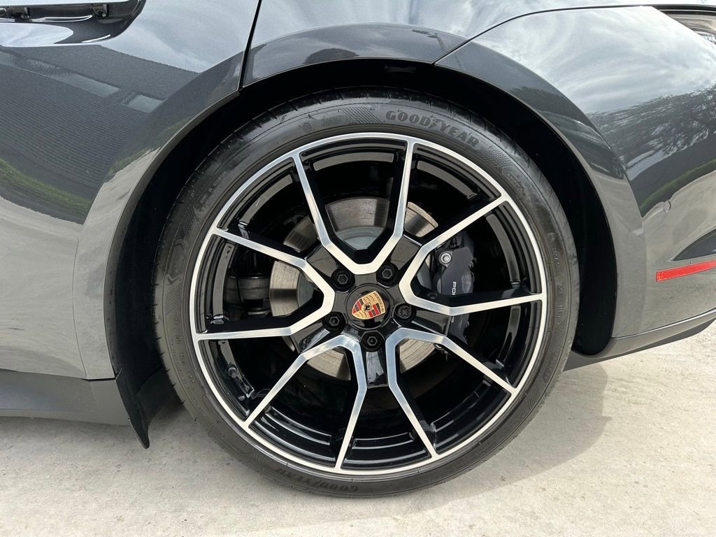 Used 2025 Porsche Taycan image 46