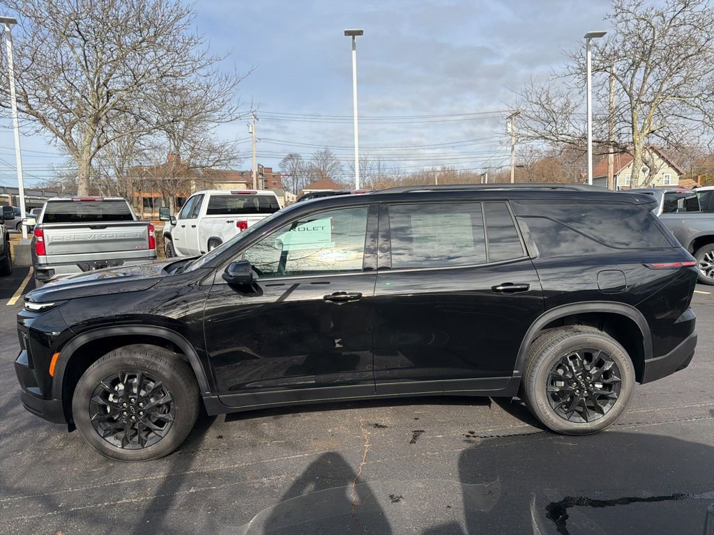 New 2026 Chevrolet Traverse LT w/ Midnight/Sport Edition image 3