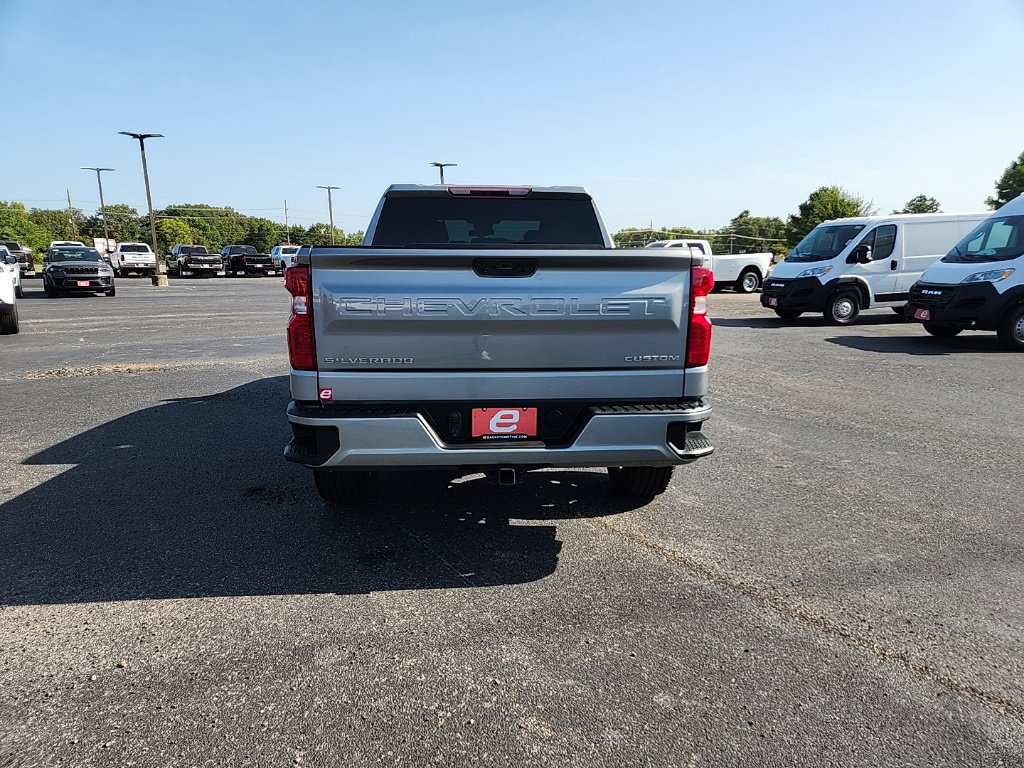 Used 2023 Chevrolet Silverado 1500 Custom AWD/4WD image 7