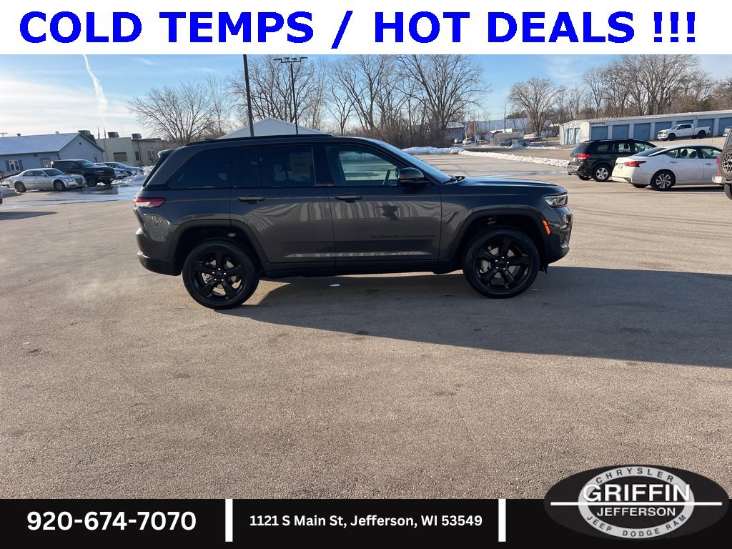 New 2025 Jeep Grand Cherokee Limited w/ Black Appearance Package image 6