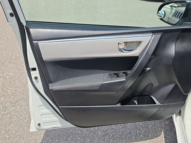 Used 2015 Toyota Corolla LE FWD image 16