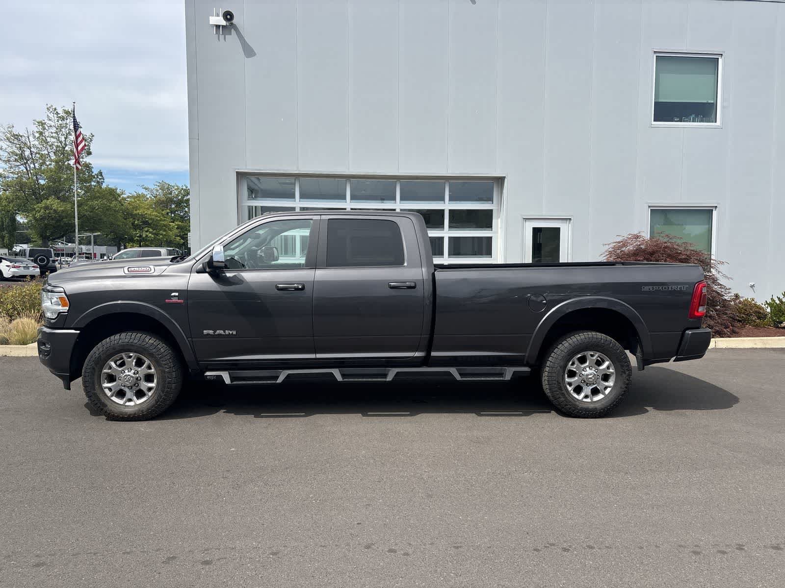 Used 2020 RAM 3500 Laramie AWD/4WD image 2