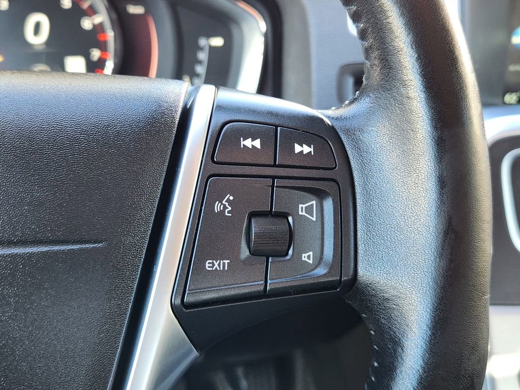 Used 2017 Volvo S60 T5 Inscription Platinum image 25