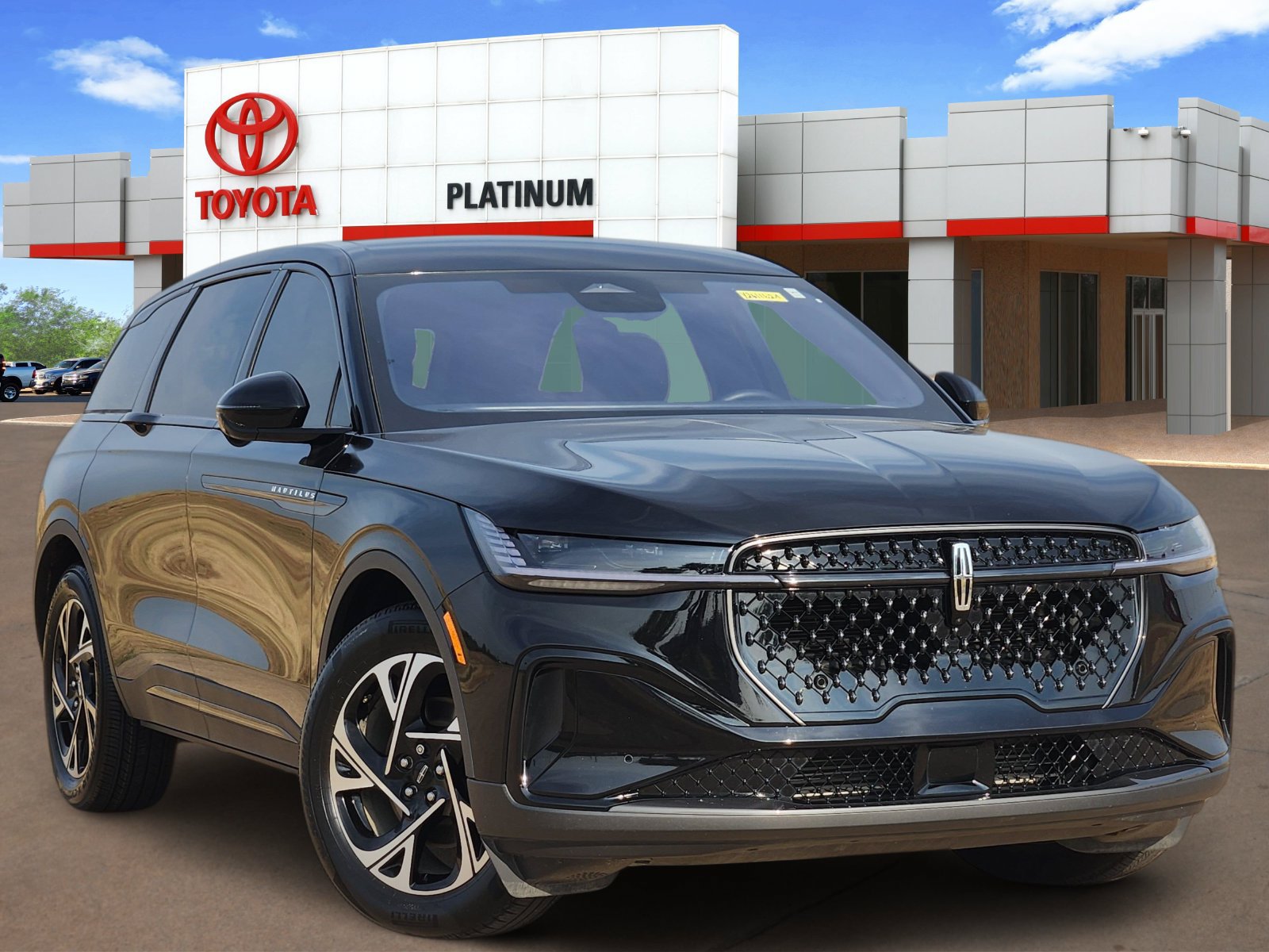 Used 2025 Lincoln Nautilus Premier w/ Jet Appearance Package