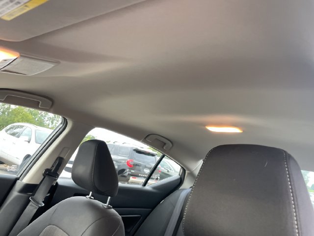 Used 2025 Nissan Altima 2.5 SV FWD image 27
