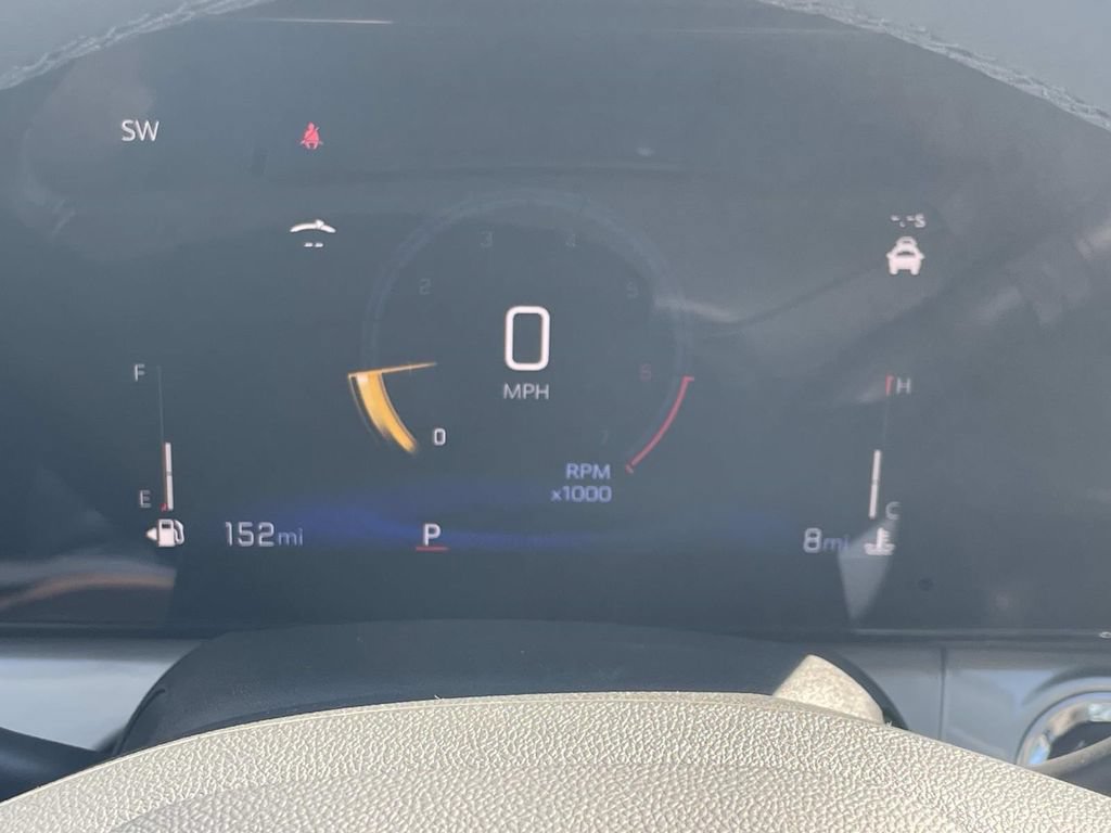 New 2026 Chevrolet Trax LT w/ Sunroof Package FWD image 24