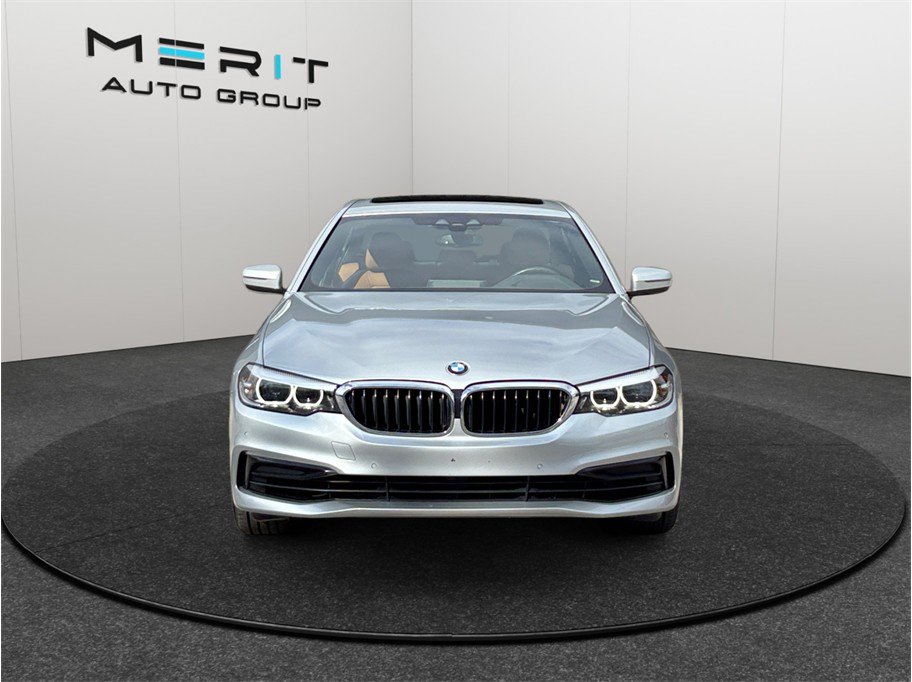 Used 2020 BMW 540i w/ Premium Package RWD image 3