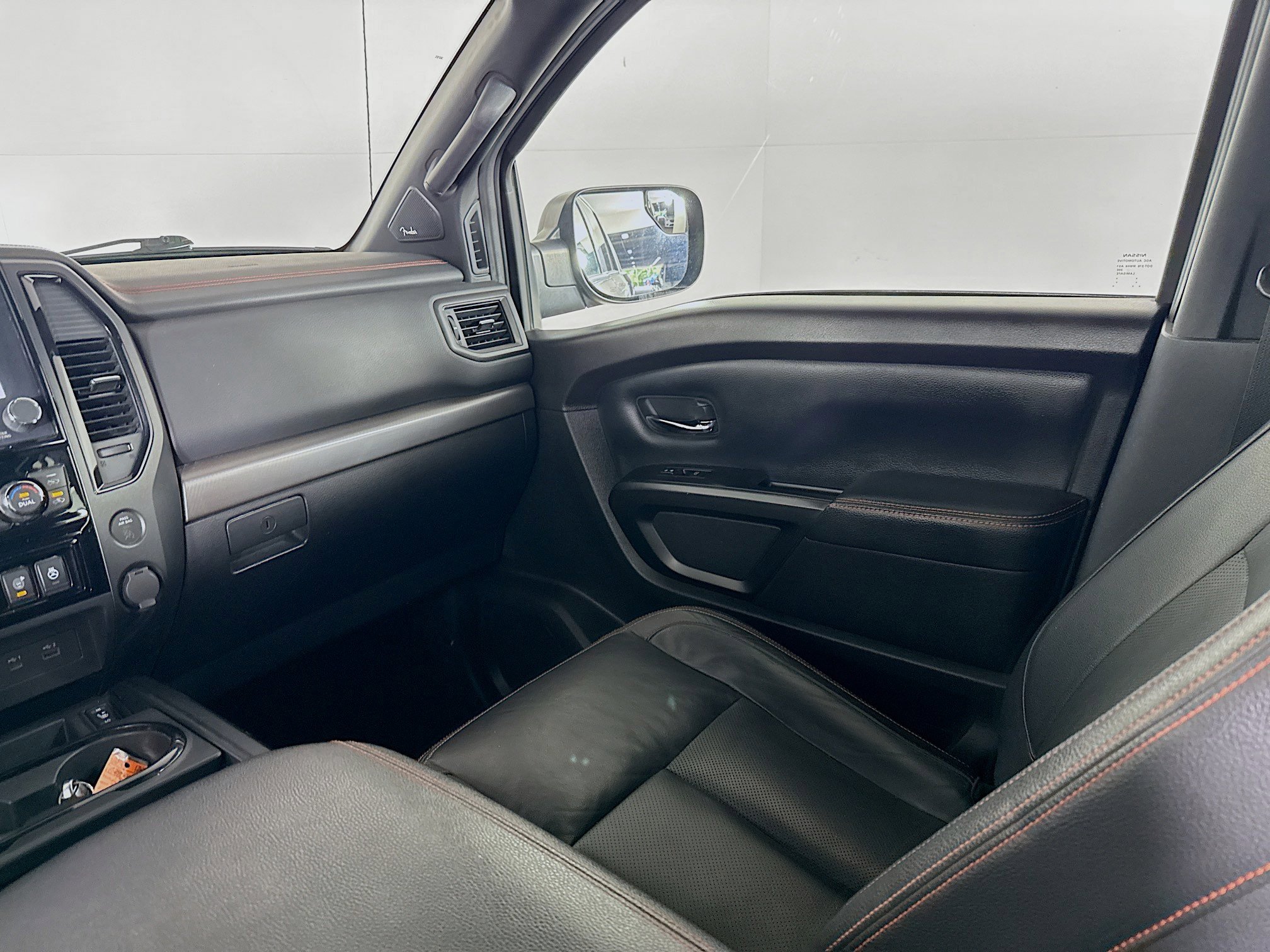 Used 2020 Nissan Titan PRO-4X w/ Pro-4x Convenience Package image 27