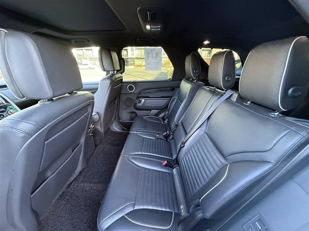 Used 2020 Land Rover Discovery HSE Luxury image 26