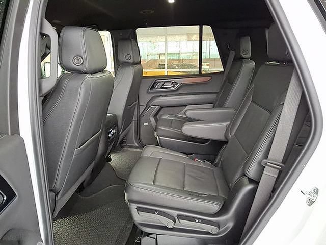 Used 2025 GMC Yukon Denali AWD/4WD image 8