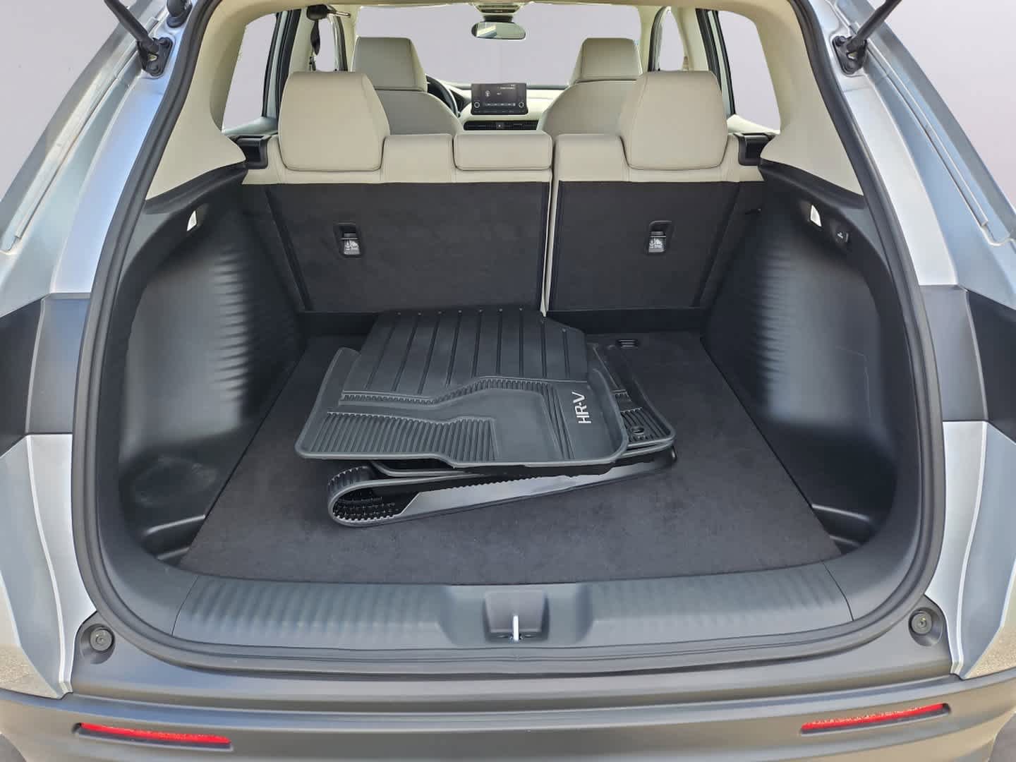 Certified 2023 Honda HR-V LX image 28