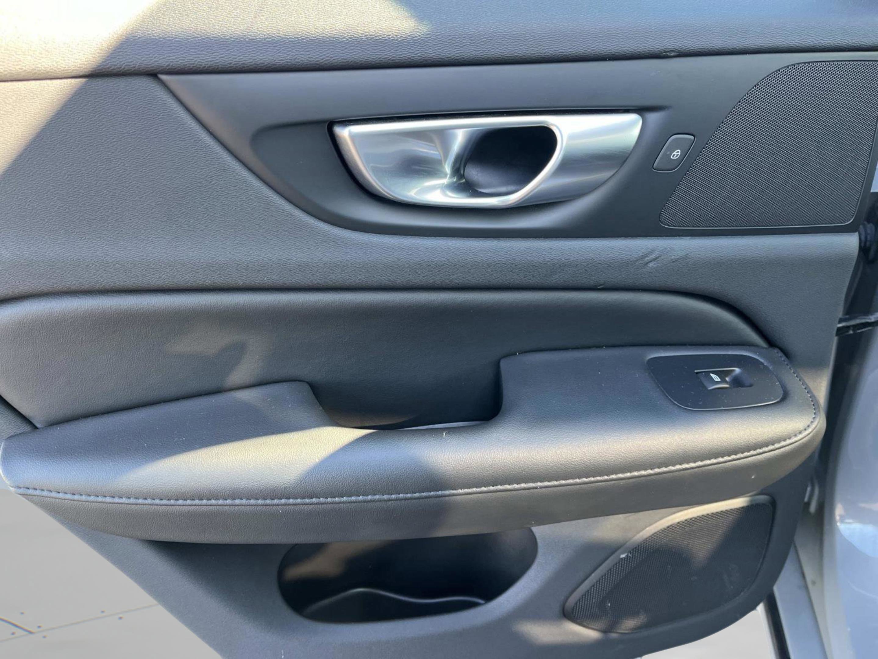 Used 2024 Volvo S60 B5 Core image 16