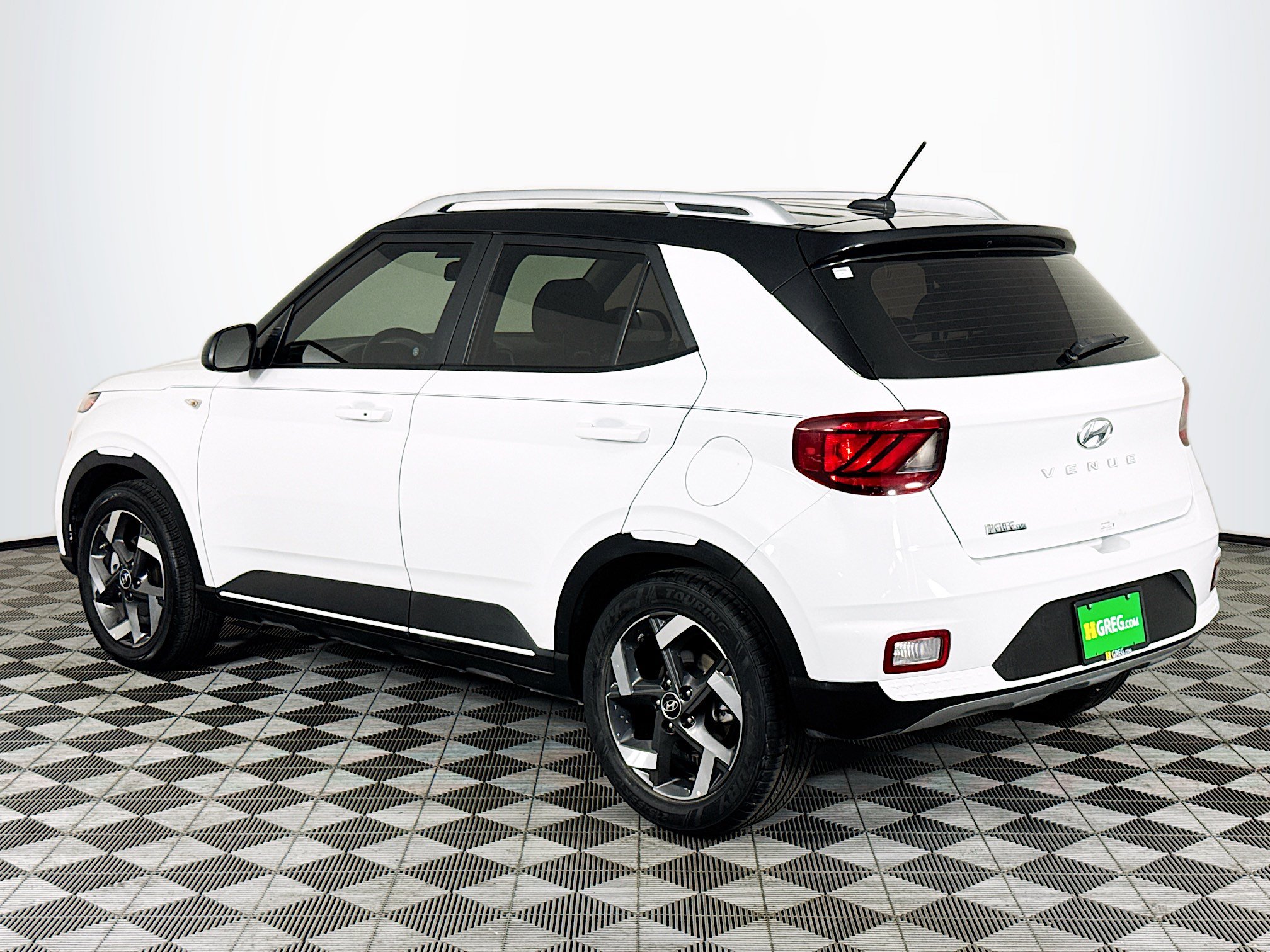 Used 2026 Hyundai Venue SEL FWD image 6