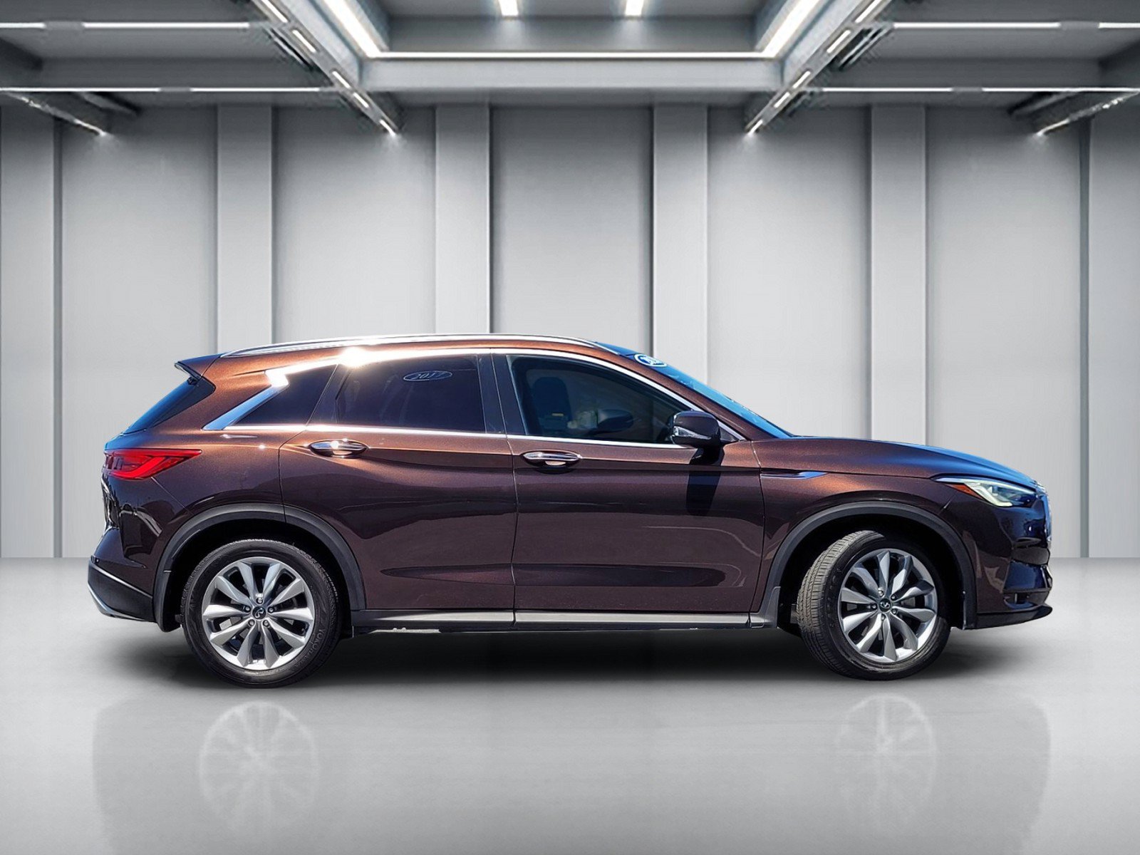 Used 2020 INFINITI QX50 Luxe w/ Navigation Package FWD image 4