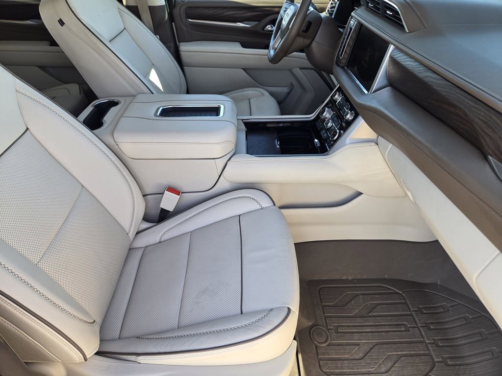 Used 2023 GMC Yukon Denali w/ LPO, Floor Liner Package image 20