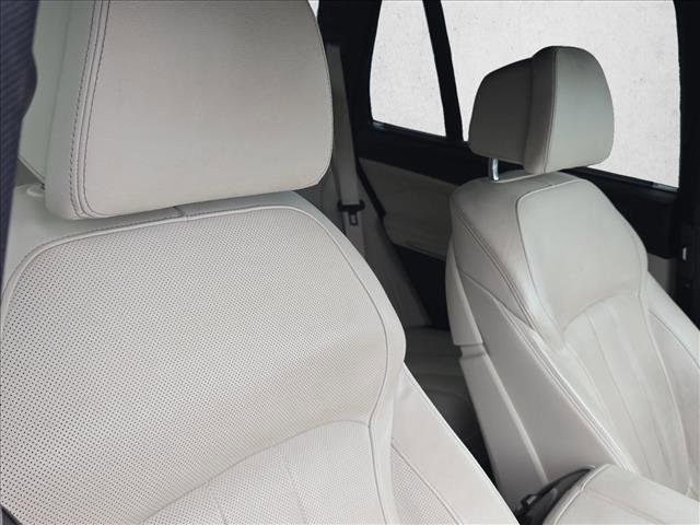 Used 2019 BMW X5 xDrive40i w/ Executive Package image 22