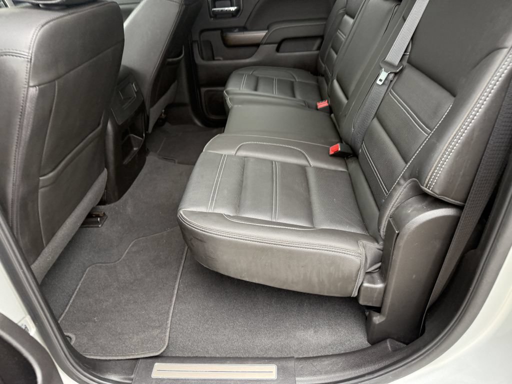 Used 2019 GMC Sierra 2500 Denali w/ Duramax Plus Package AWD/4WD image 32