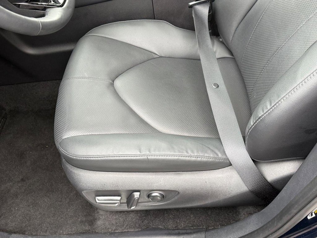 Certified 2025 Toyota Grand Highlander Limited image 21