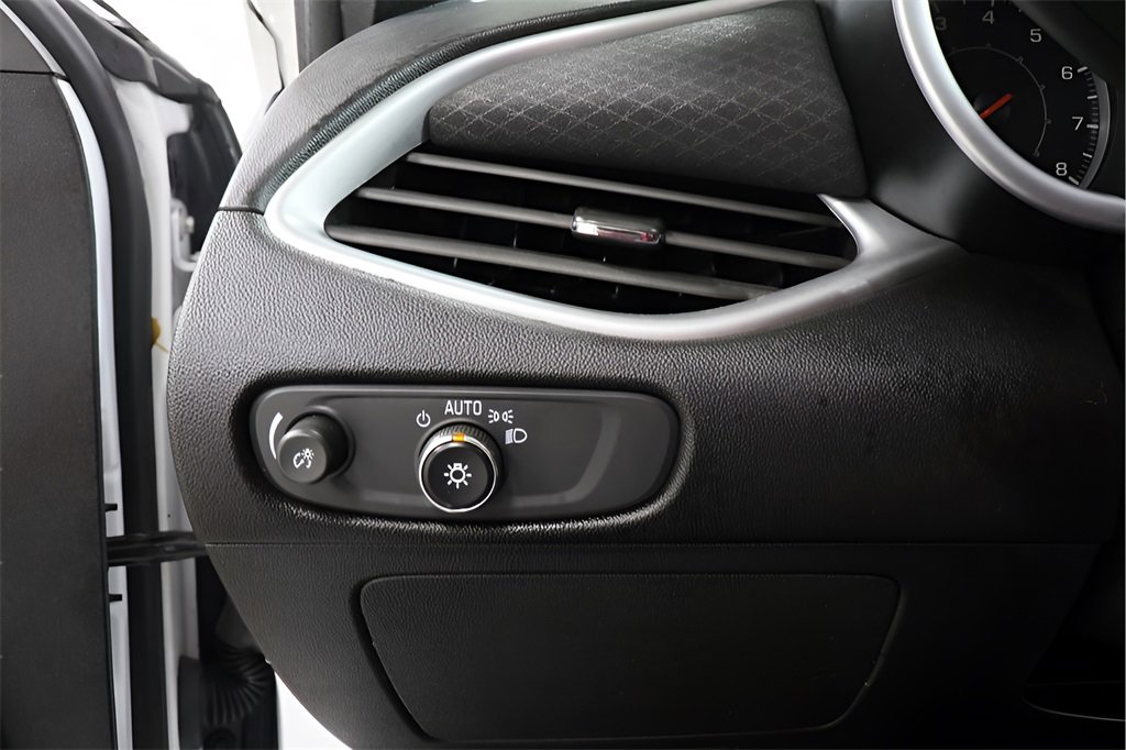 Used 2023 Chevrolet Malibu LT image 17