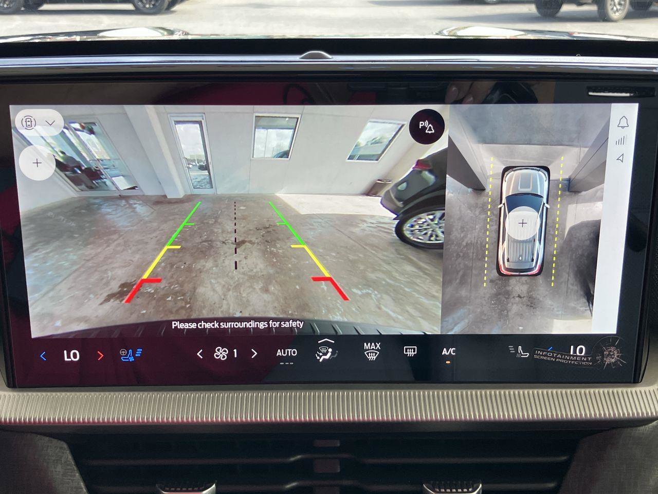 Used 2025 Ford Explorer Platinum w/ Ultimate Package image 14