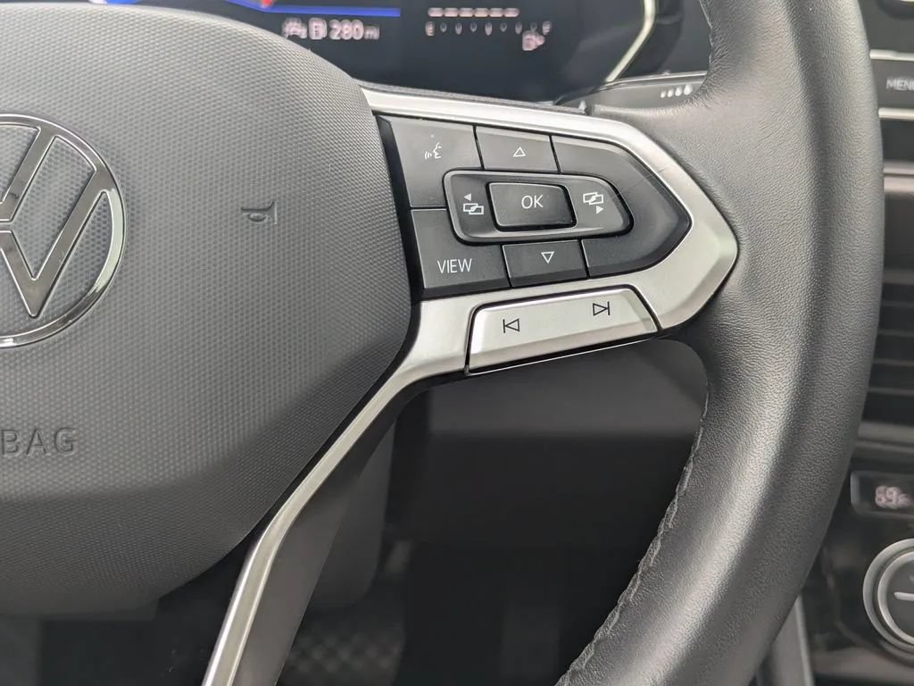Used 2023 Volkswagen Jetta SE FWD image 22