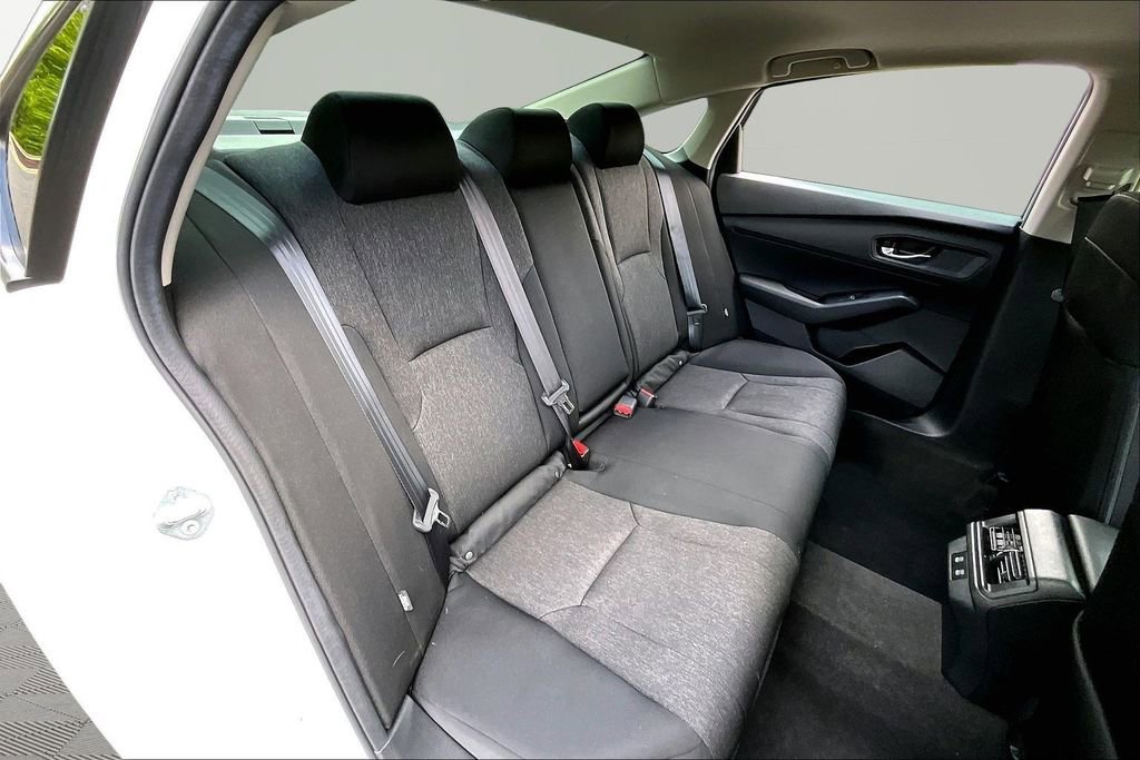 Used 2025 Honda Accord SE image 19