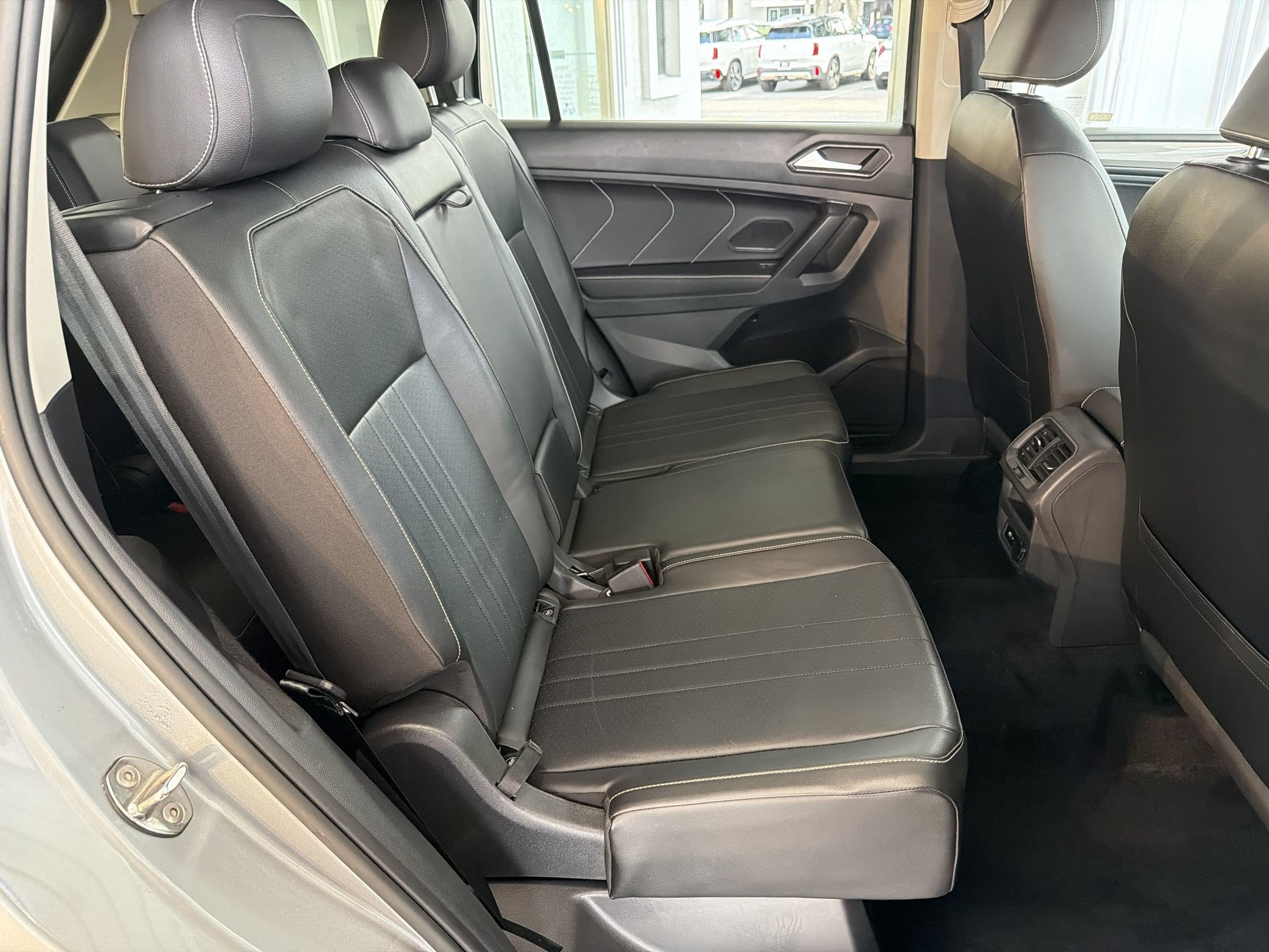 Used 2022 Volkswagen Tiguan SE FWD image 30