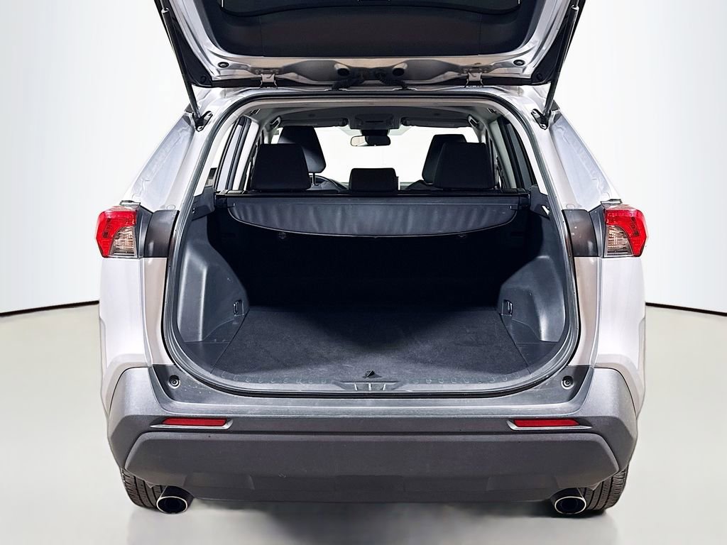 Used 2025 Toyota RAV4 XLE image 23