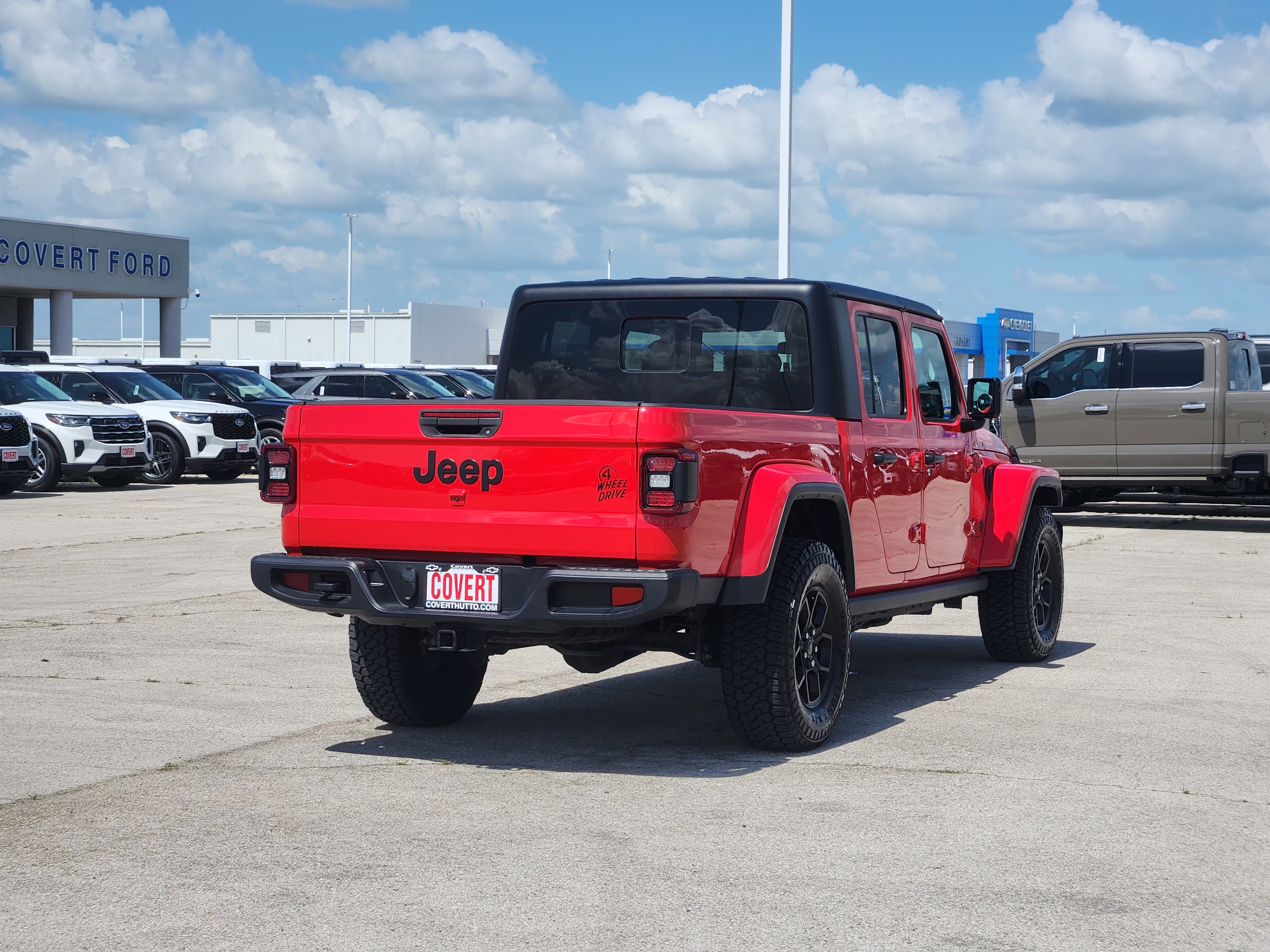 Used 2024 Jeep Gladiator Sport AWD/4WD image 7