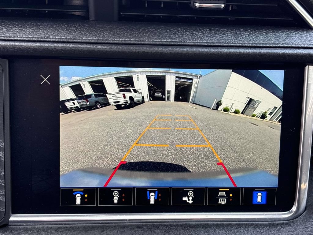 Used 2023 GMC Yukon Denali AWD/4WD image 34