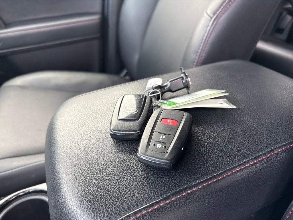 Used 2022 Toyota 4Runner TRD Off-Road Premium image 39